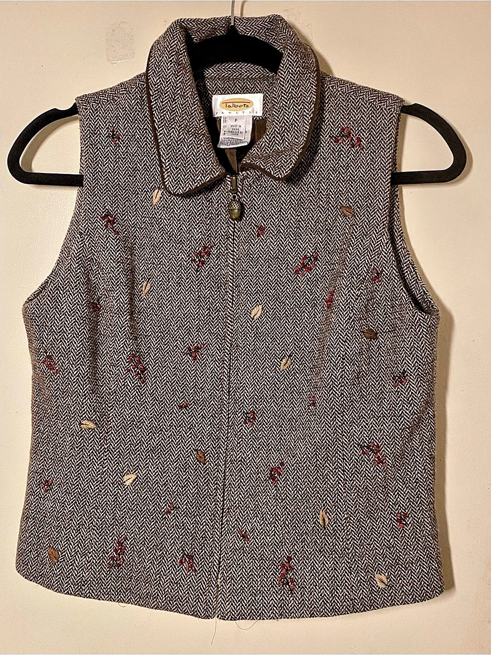 Talbots Petite Herringbone Berry Leaf Embroidered Zip Vest Brown & Cream